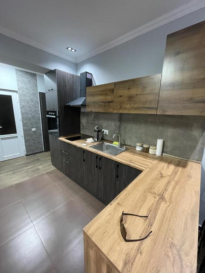 One Central Apartment Erivan Exterior foto